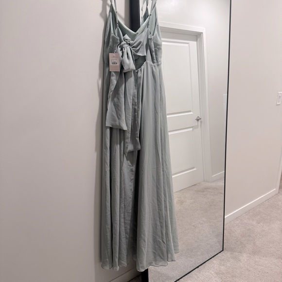 $109 NWT Birdy Grey Doris Chiffon Sage Elegant Light Green Maxi Dress w/ Slit - Picture 7 of 9